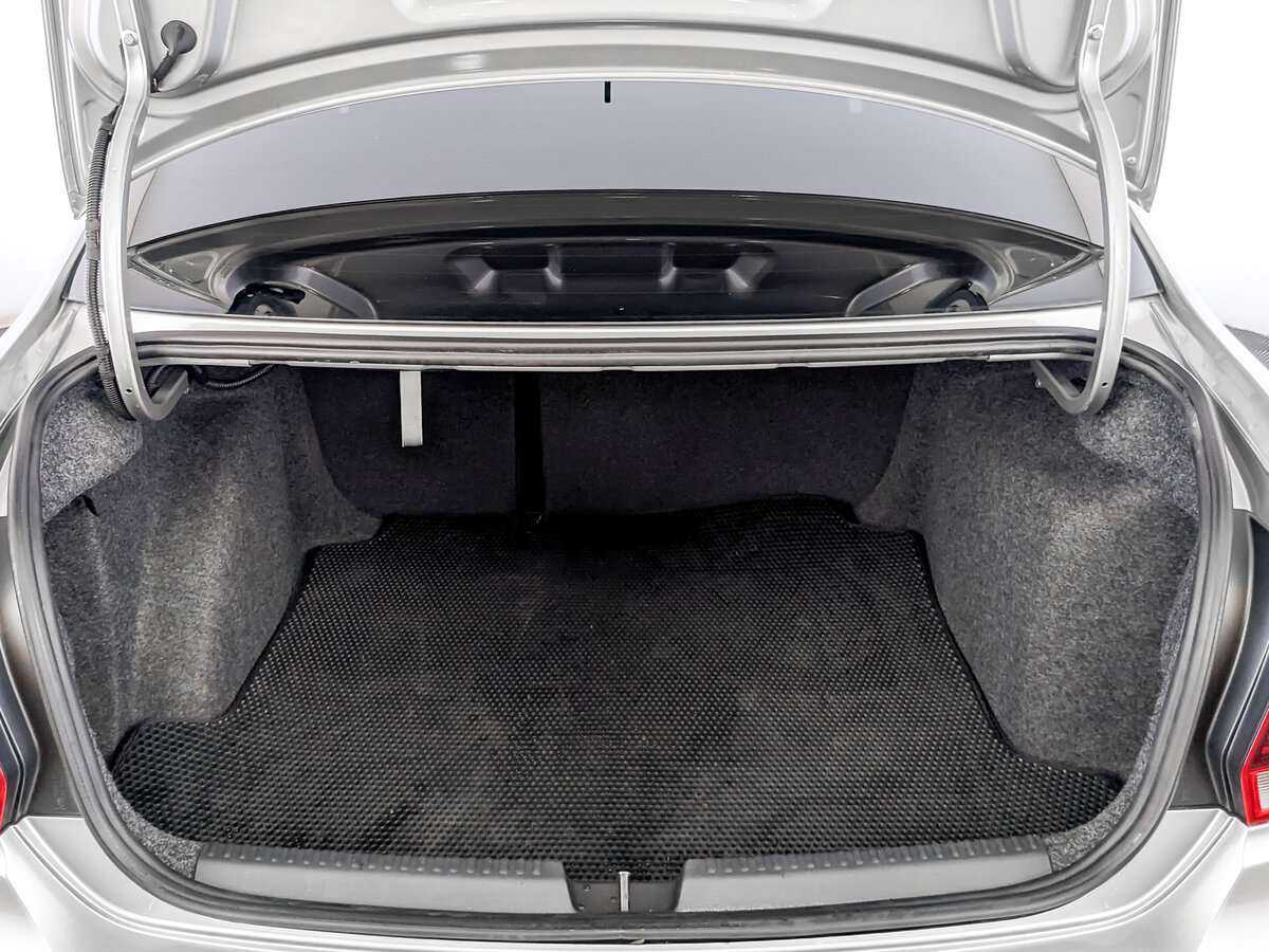 Купить Volkswagen Polo с пробегом. Фото: #9