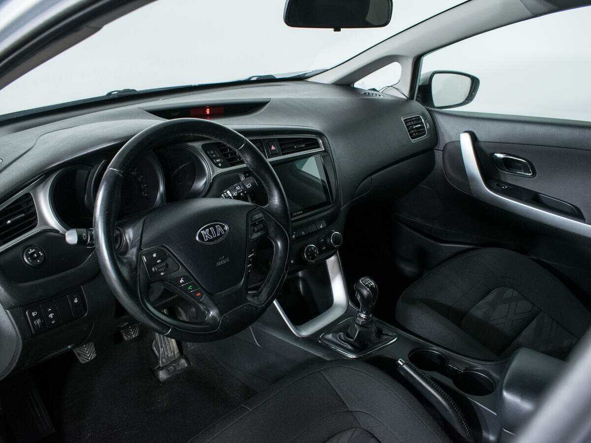 Купить Kia Ceed с пробегом. Фото: #10
