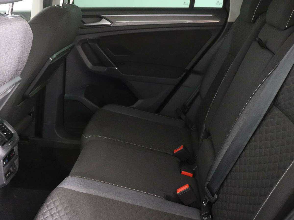Купить Volkswagen Tiguan с пробегом. Фото: #8