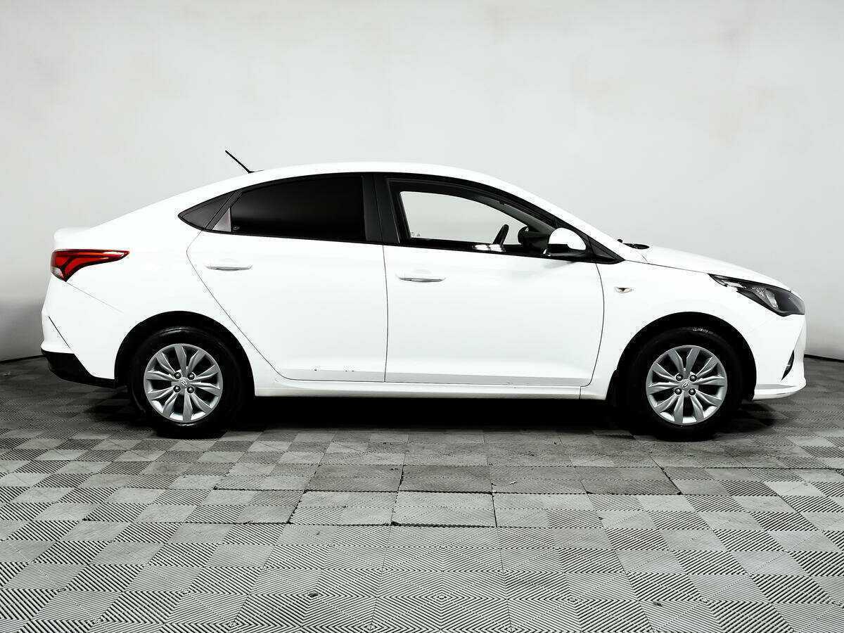 Купить Hyundai Solaris с пробегом. Фото: #3
