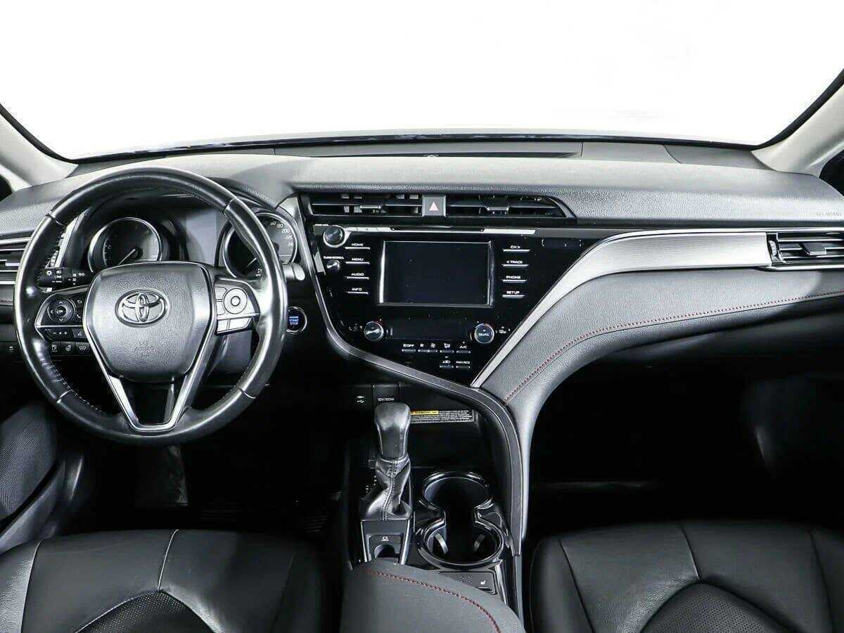Купить Toyota Camry с пробегом. Фото: #10