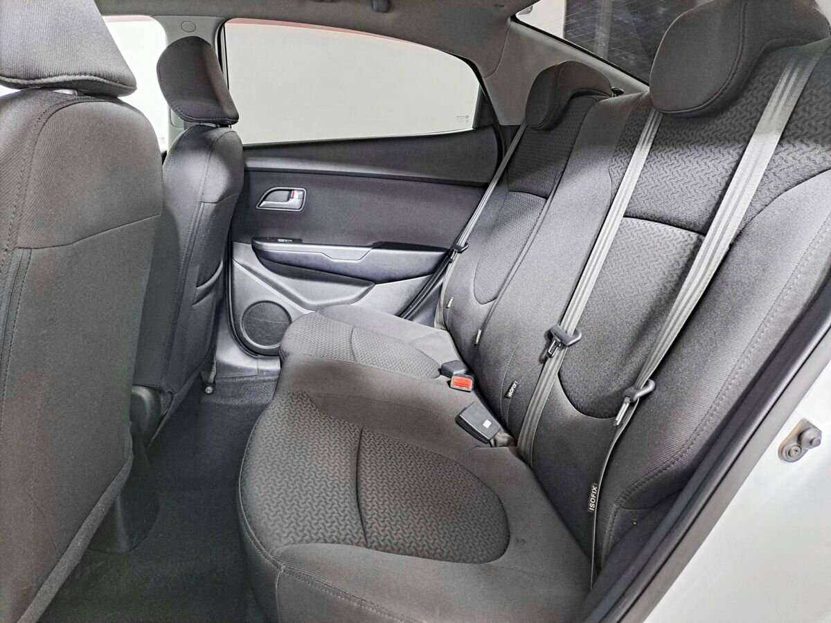 Купить Kia Rio с пробегом. Фото: #9
