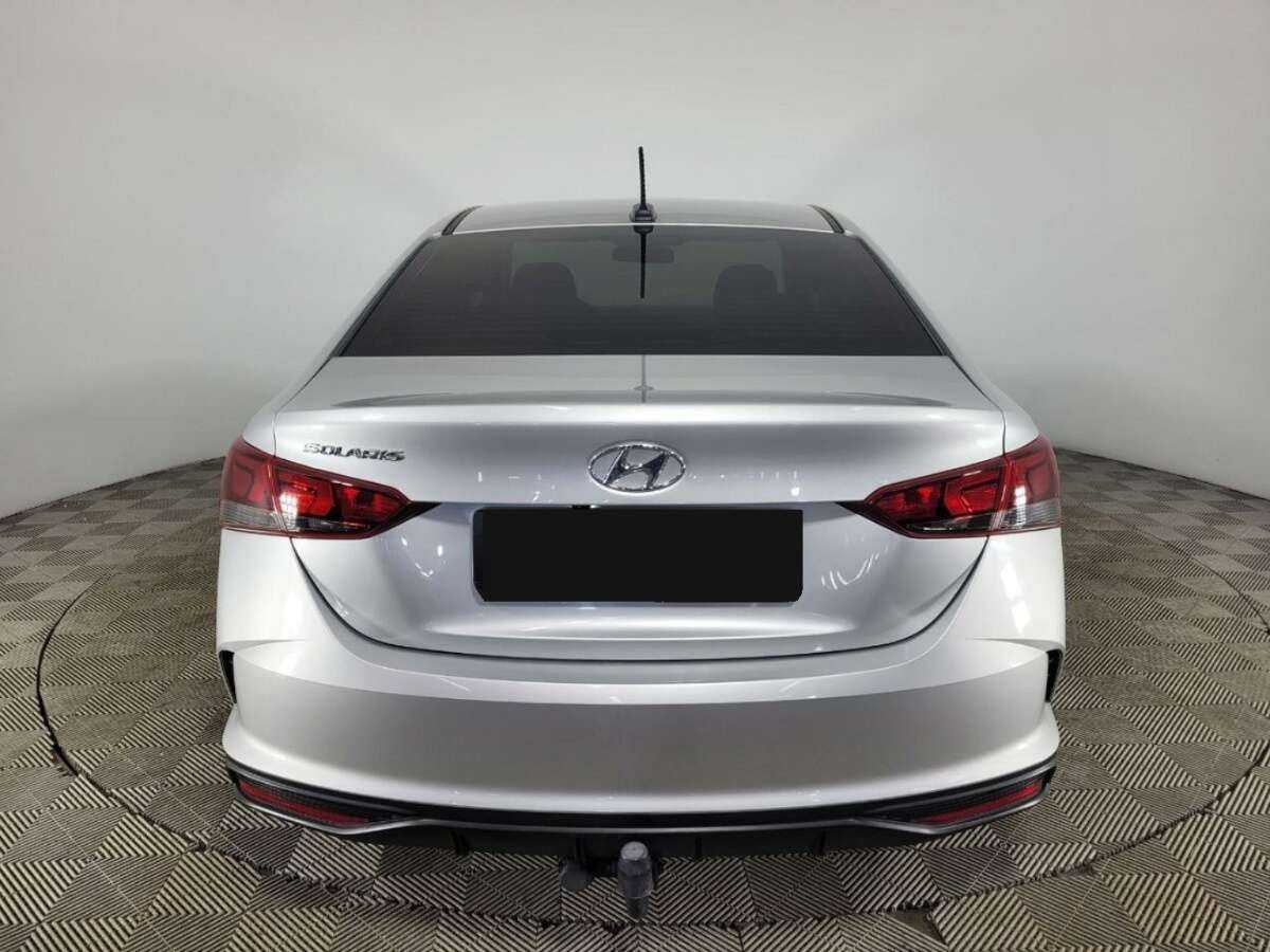 Купить Hyundai Solaris с пробегом. Фото: #2
