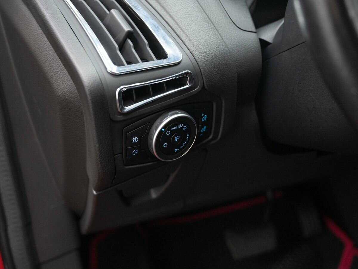Купить Ford Focus с пробегом. Фото: #15