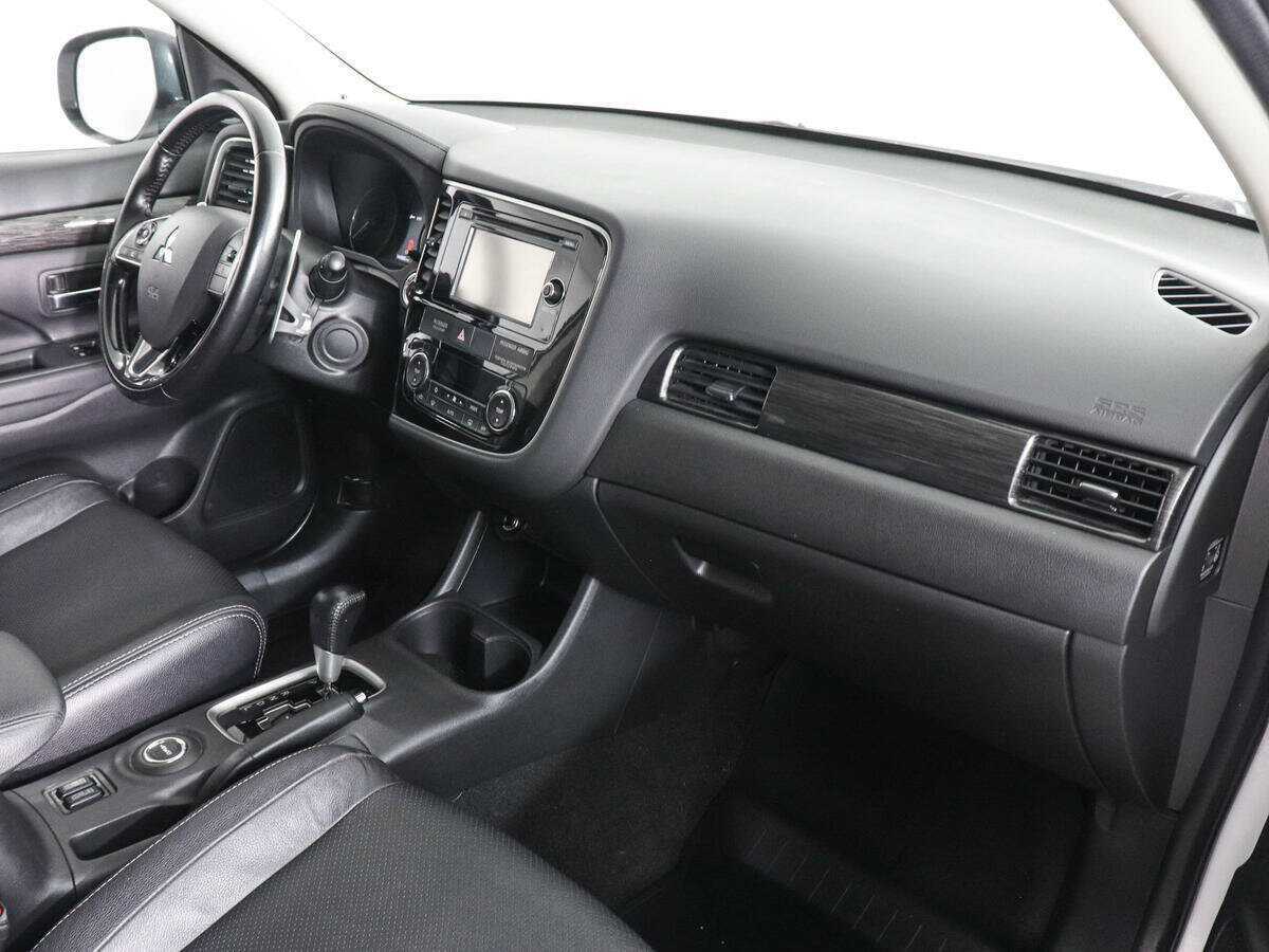 Купить Mitsubishi Outlander с пробегом. Фото: #9