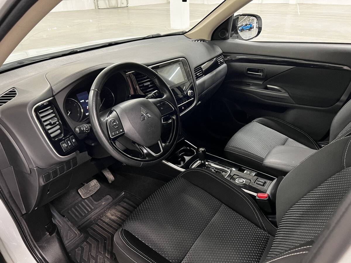 Купить Mitsubishi Outlander с пробегом. Фото: #15