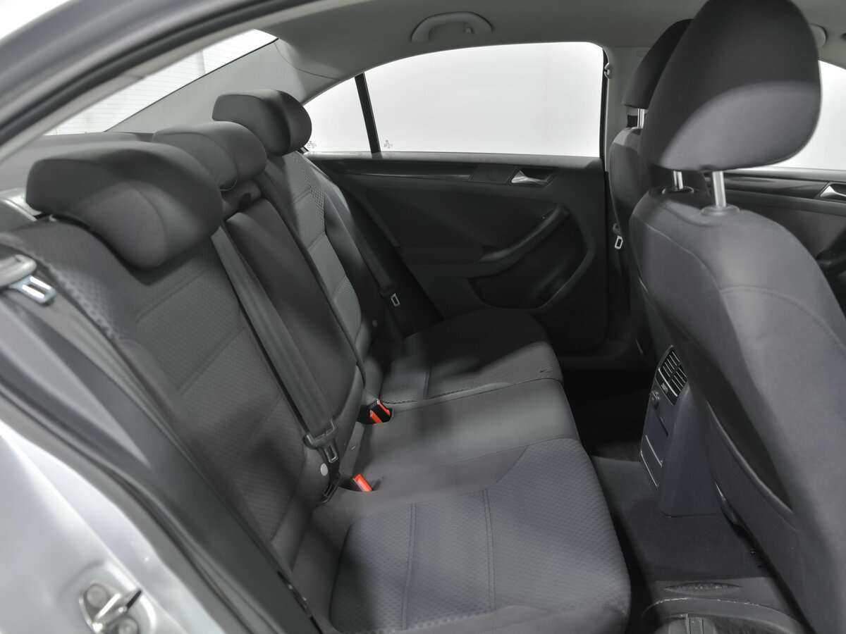 Купить Volkswagen Jetta с пробегом. Фото: #11