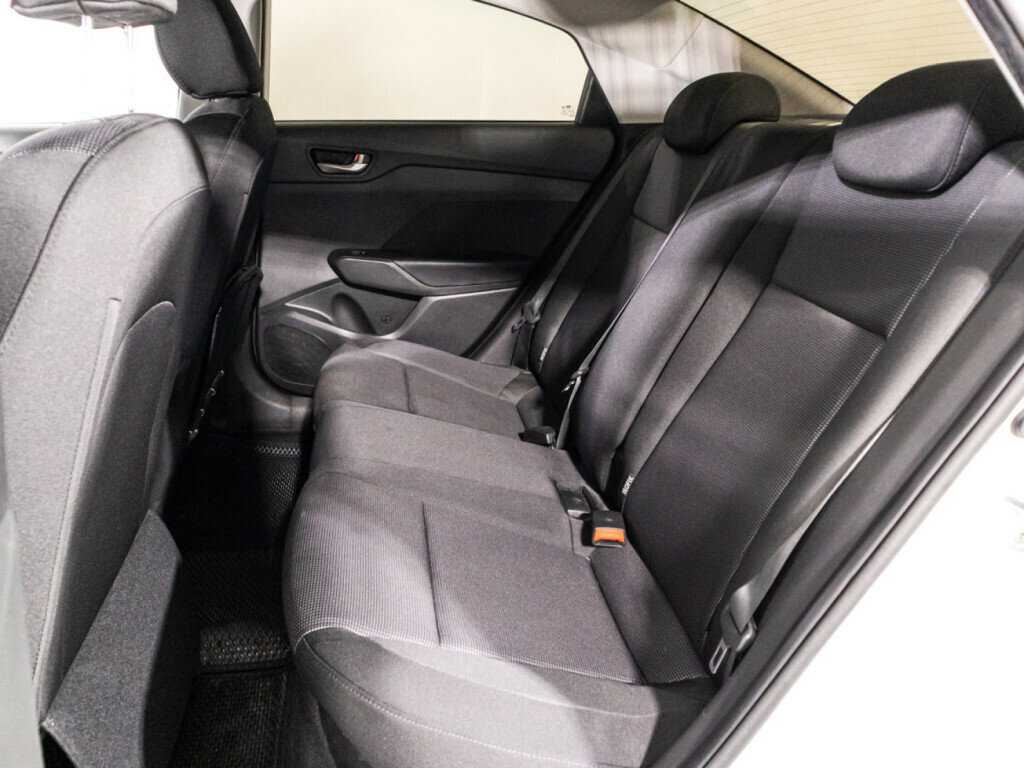 Купить Hyundai Solaris с пробегом. Фото: #9