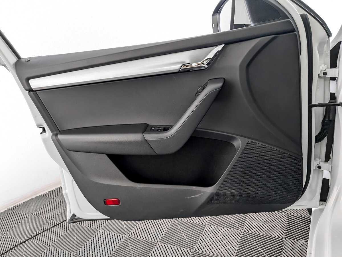 Купить Skoda Octavia с пробегом. Фото: #18