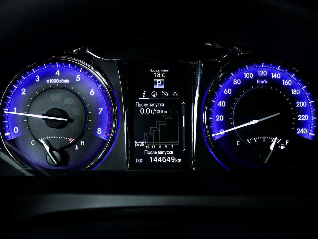 Купить Toyota Camry с пробегом. Фото: #9
