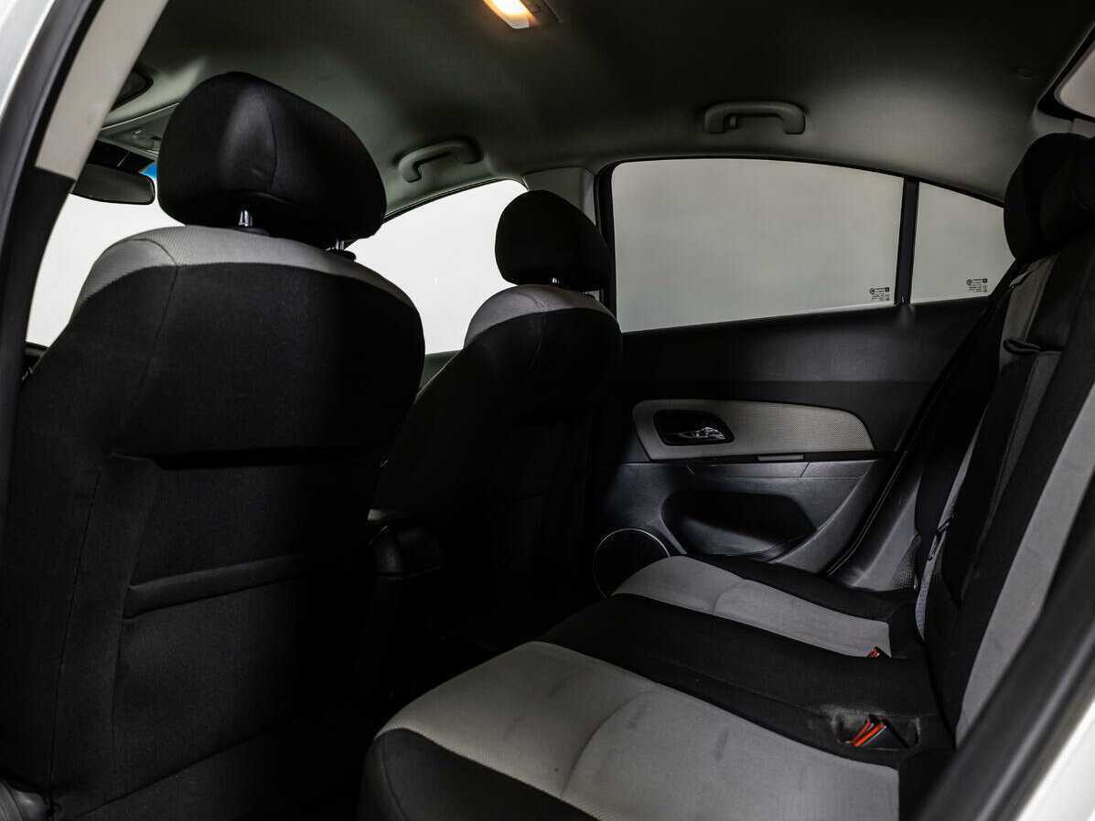 Купить Chevrolet Cruze с пробегом. Фото: #10