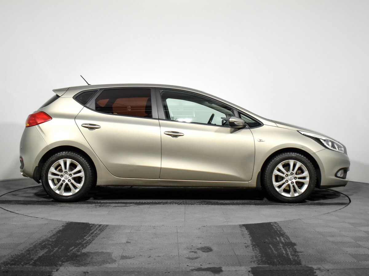 Купить Kia Ceed с пробегом. Фото: #3