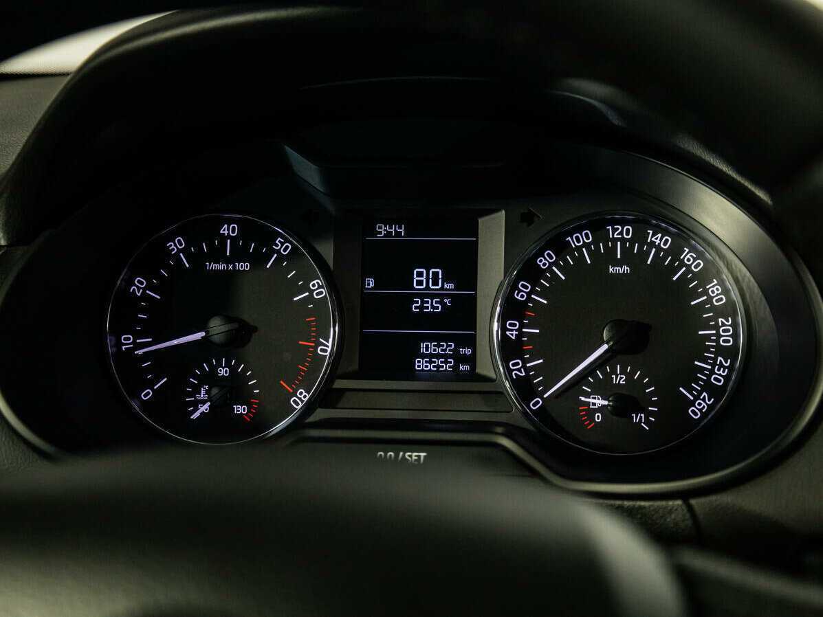 Купить Skoda Octavia с пробегом. Фото: #9