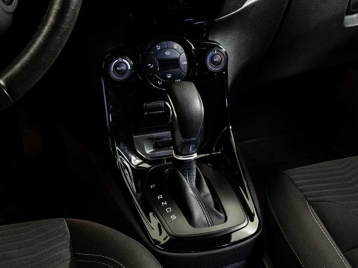 Купить Ford Fiesta с пробегом. Фото: #9