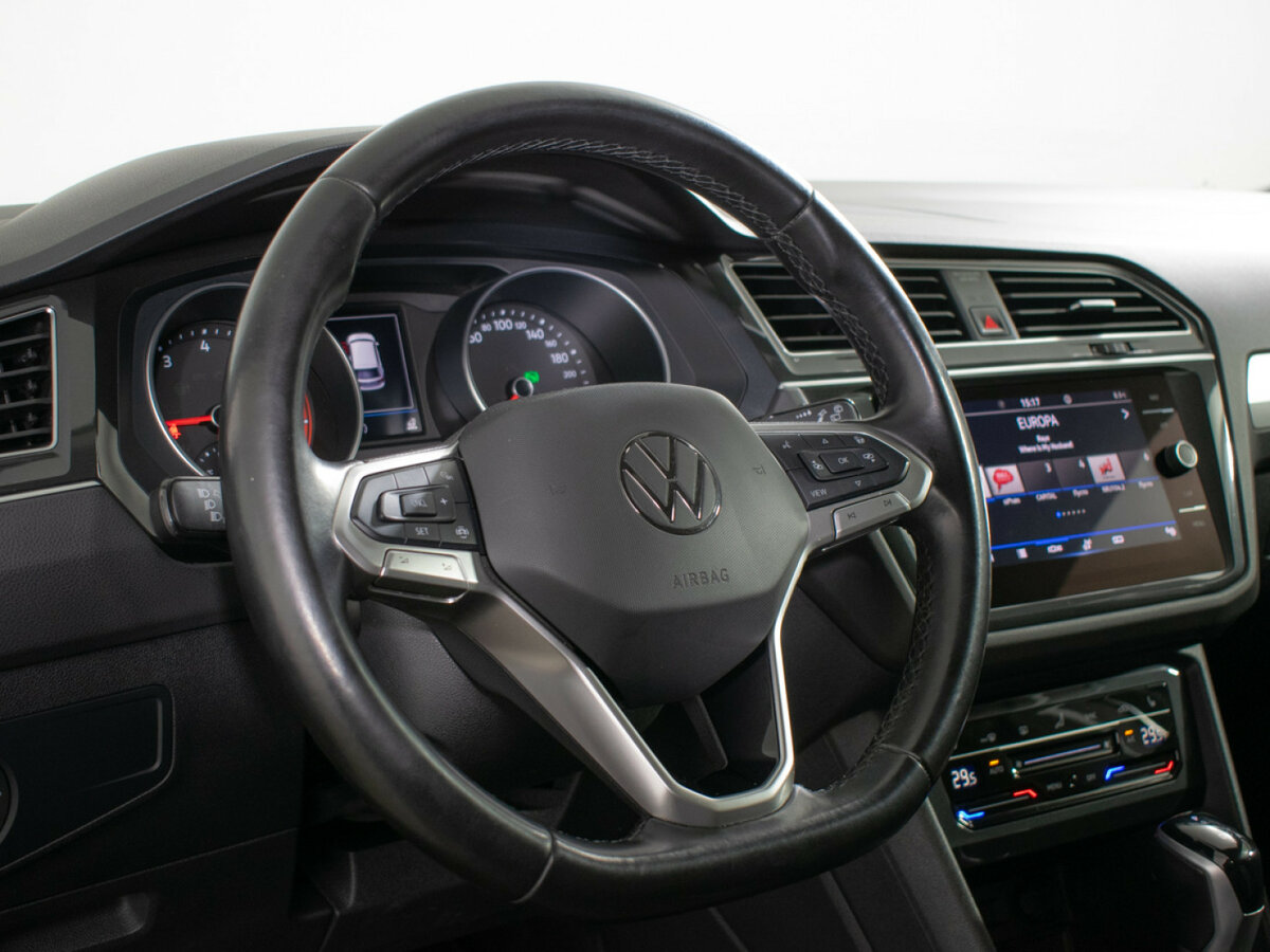 Купить Volkswagen Tiguan с пробегом. Фото: #12