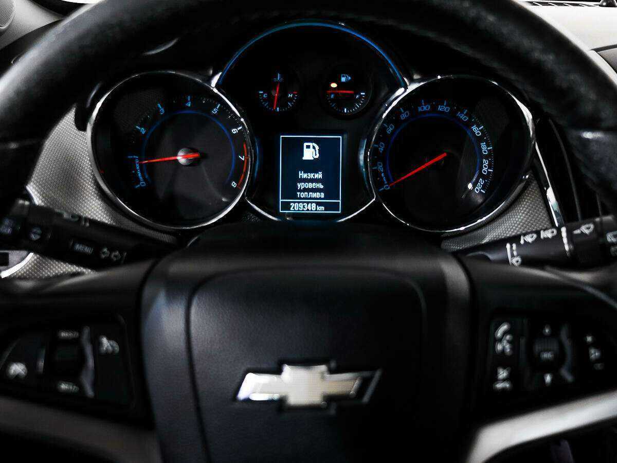Купить Chevrolet Cruze с пробегом. Фото: #15
