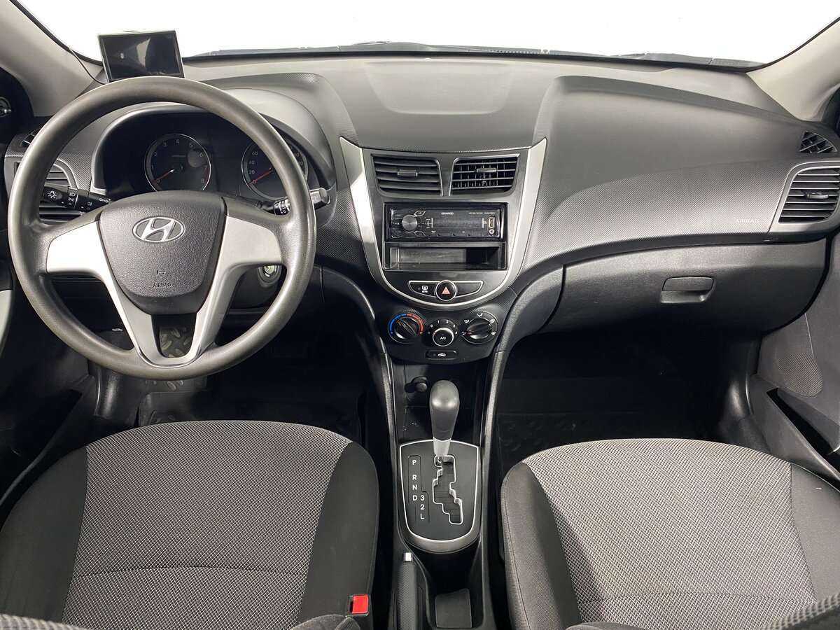 Купить Hyundai Solaris с пробегом. Фото: #10