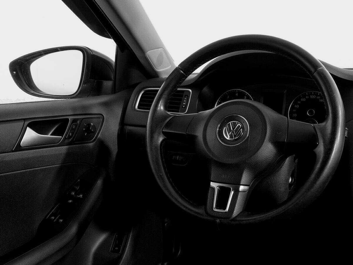 Купить Volkswagen Jetta с пробегом. Фото: #13