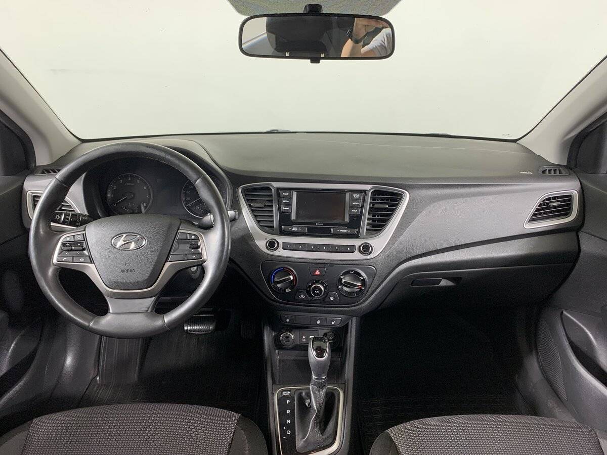 Купить Hyundai Solaris с пробегом. Фото: #11