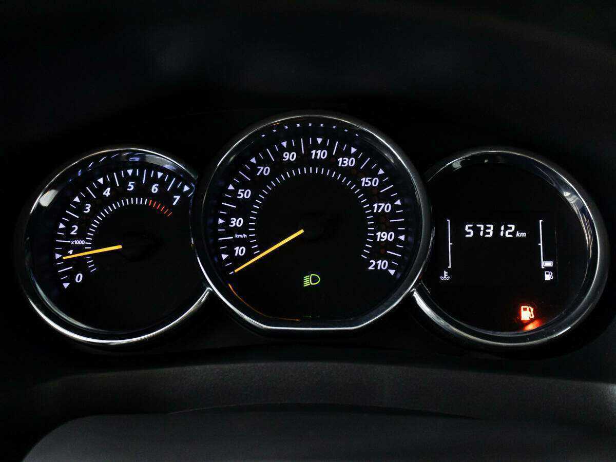 Купить Renault Sandero с пробегом. Фото: #11