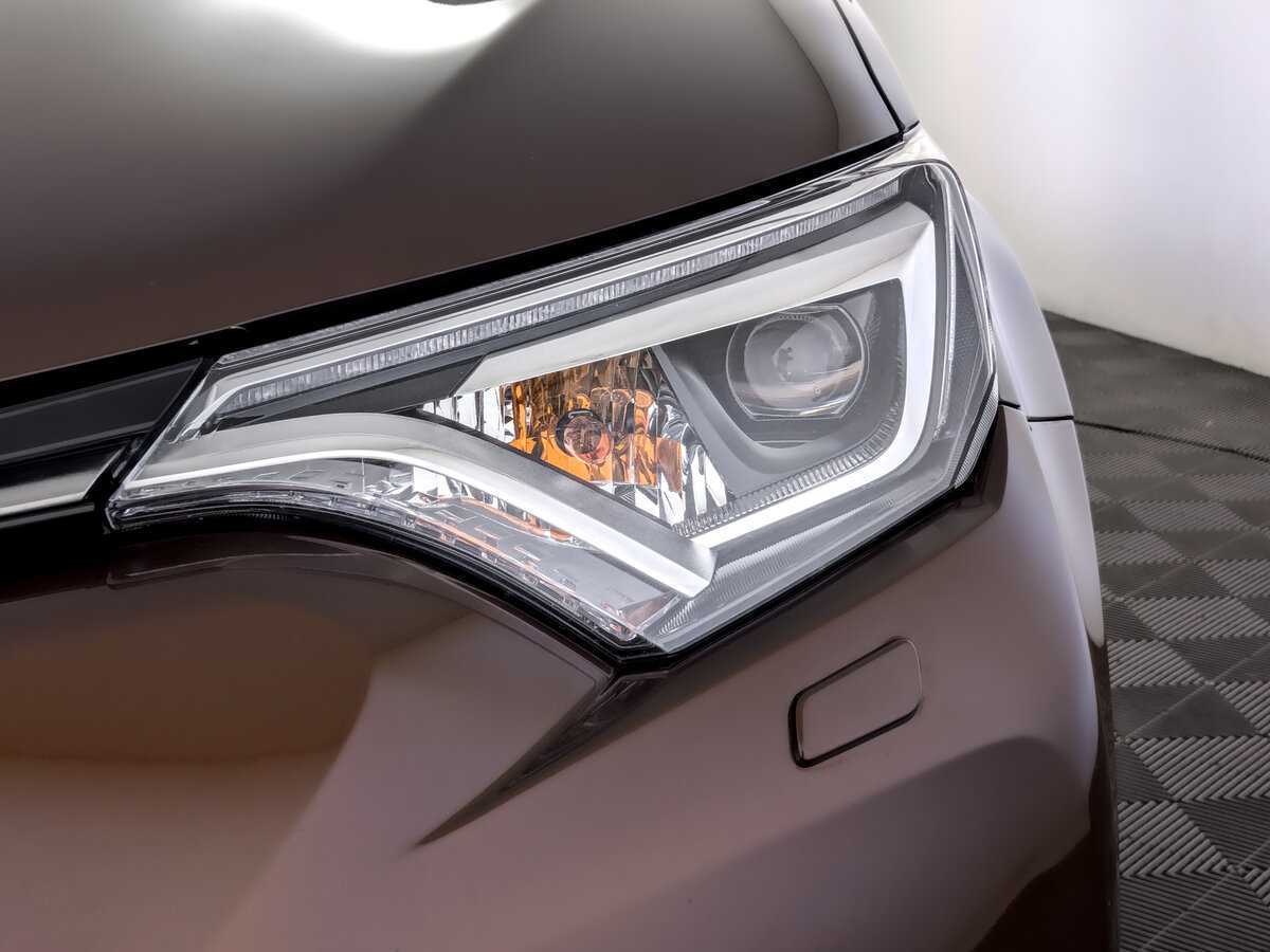 Купить Toyota RAV4 с пробегом. Фото: #16