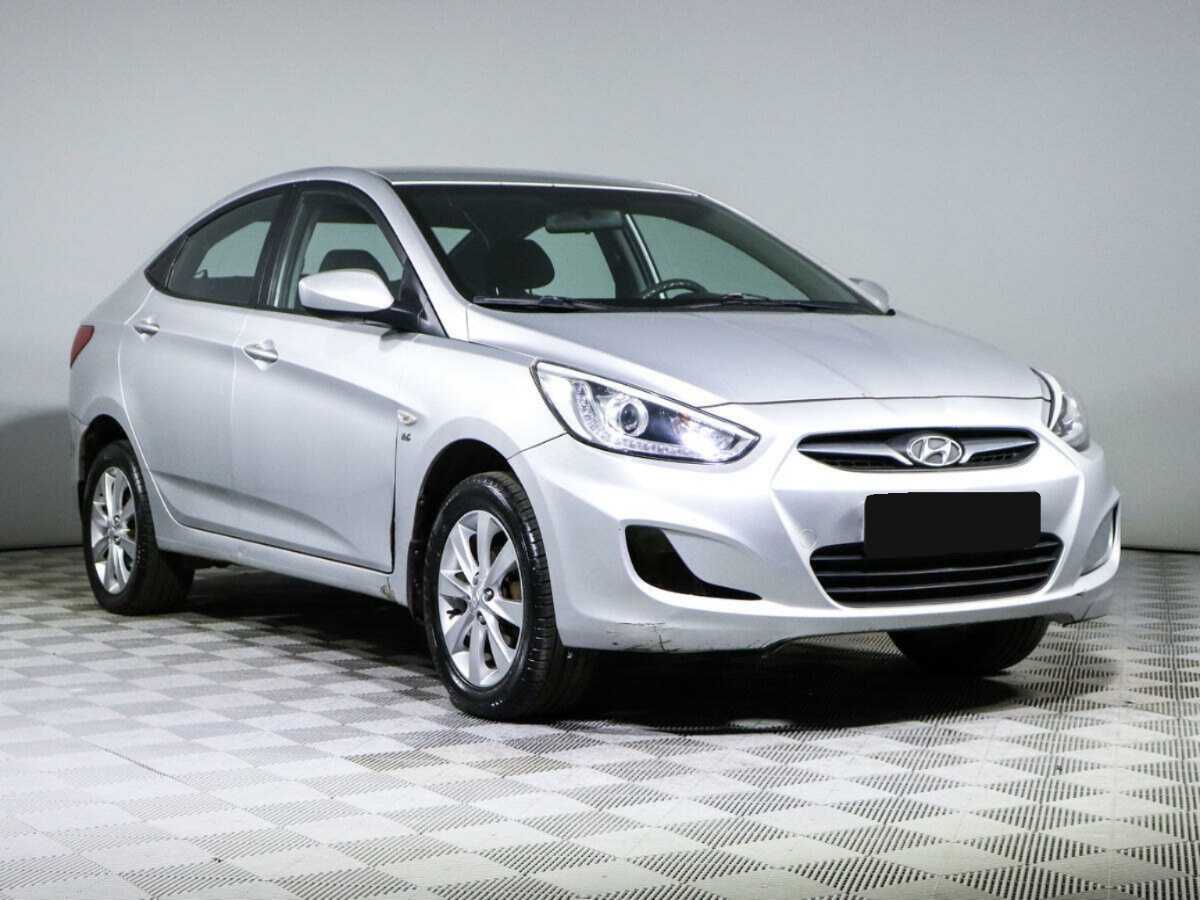 Купить Hyundai Solaris с пробегом. Фото: #2