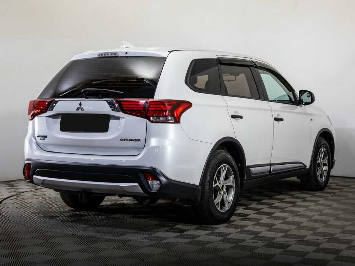 Купить Mitsubishi Outlander с пробегом. Фото: #3