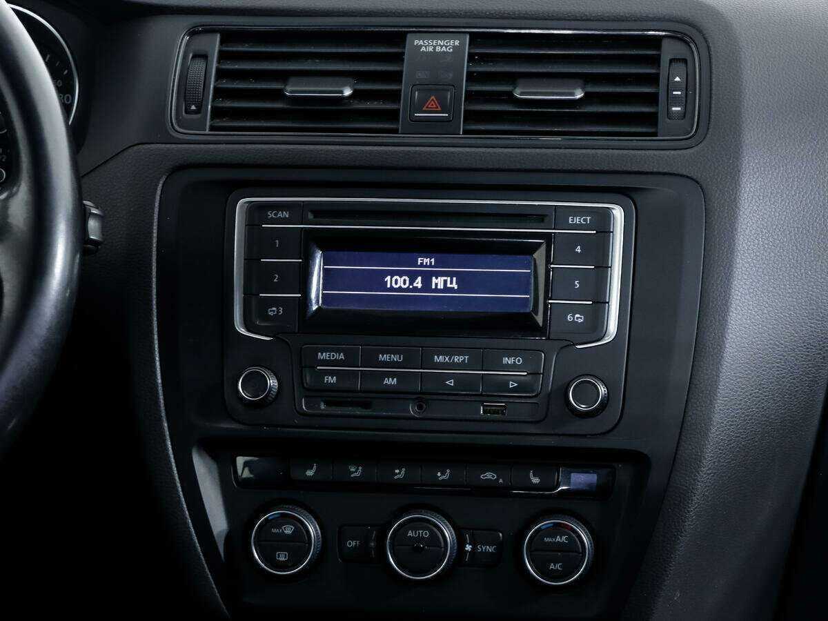 Купить Volkswagen Jetta с пробегом. Фото: #11