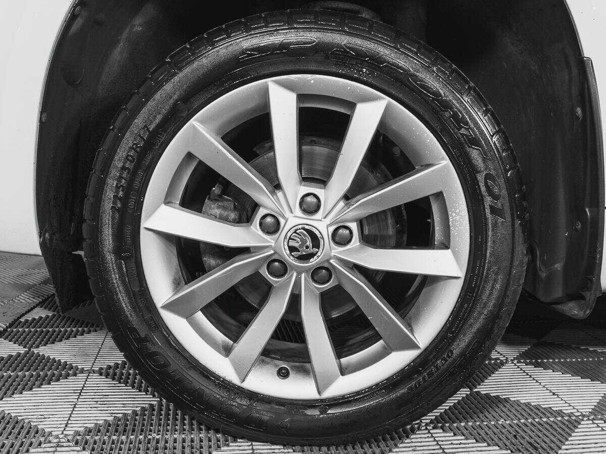 Купить Skoda Yeti с пробегом. Фото: #16