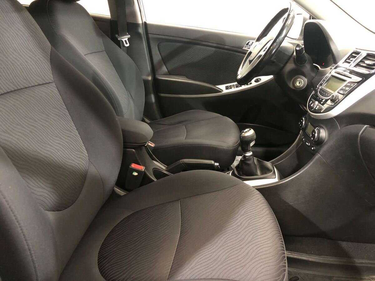 Купить Hyundai Solaris с пробегом. Фото: #9