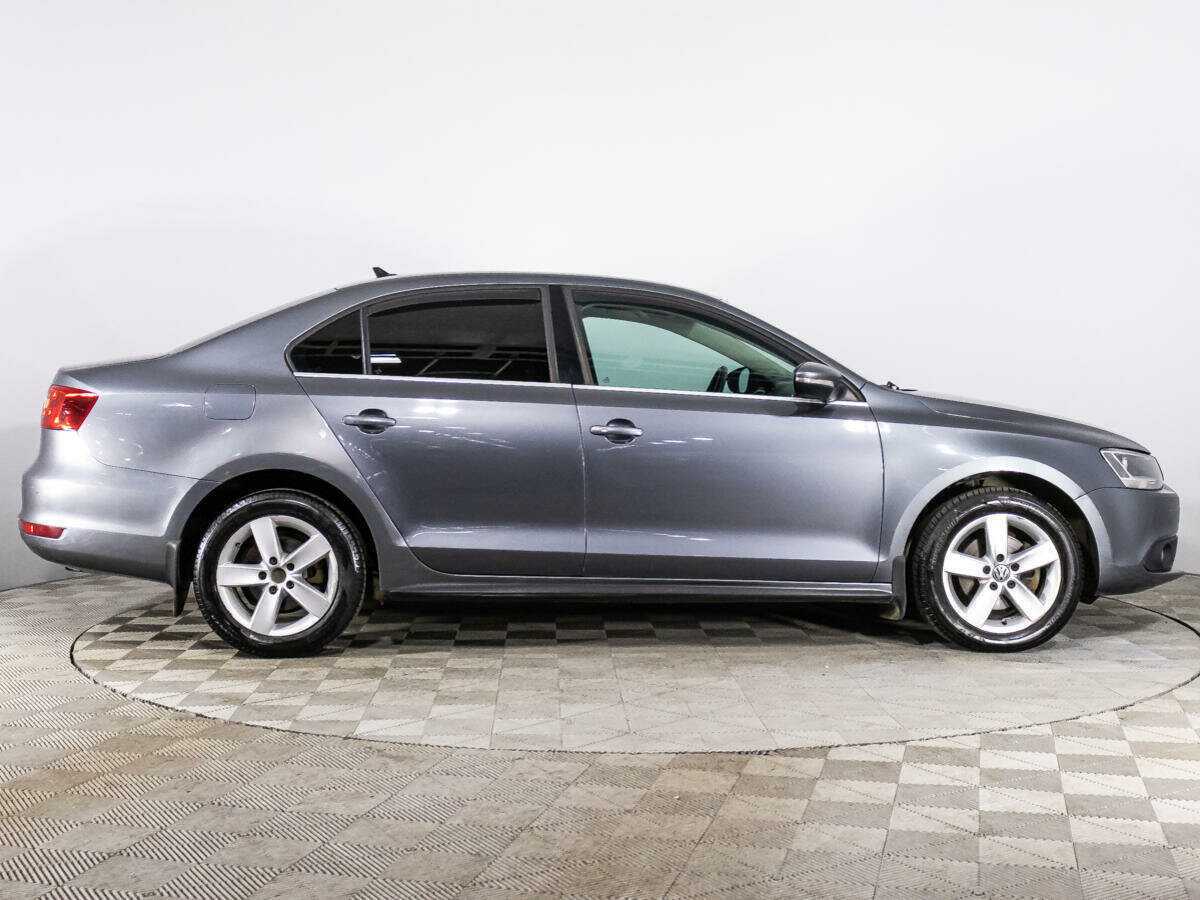 Купить Volkswagen Jetta с пробегом. Фото: #3