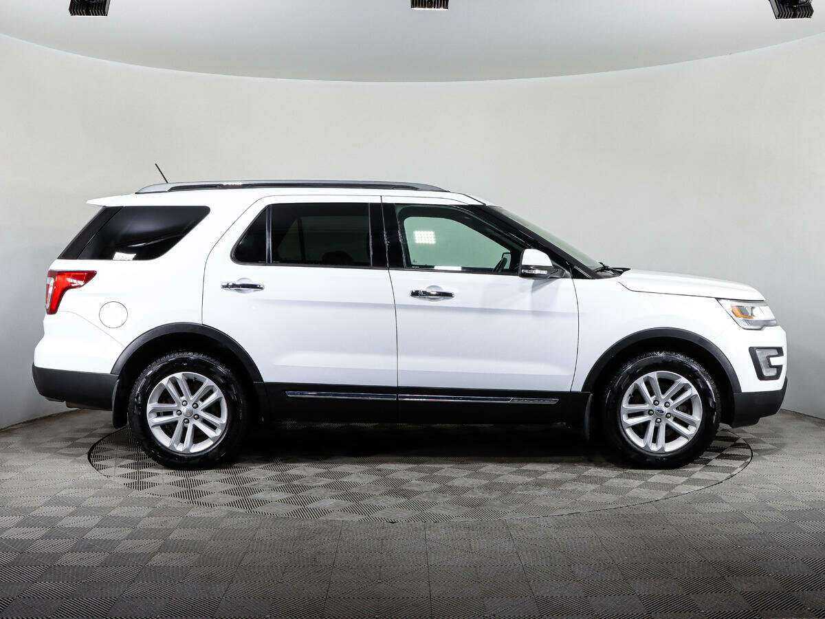 Купить Ford Explorer с пробегом. Фото: #3