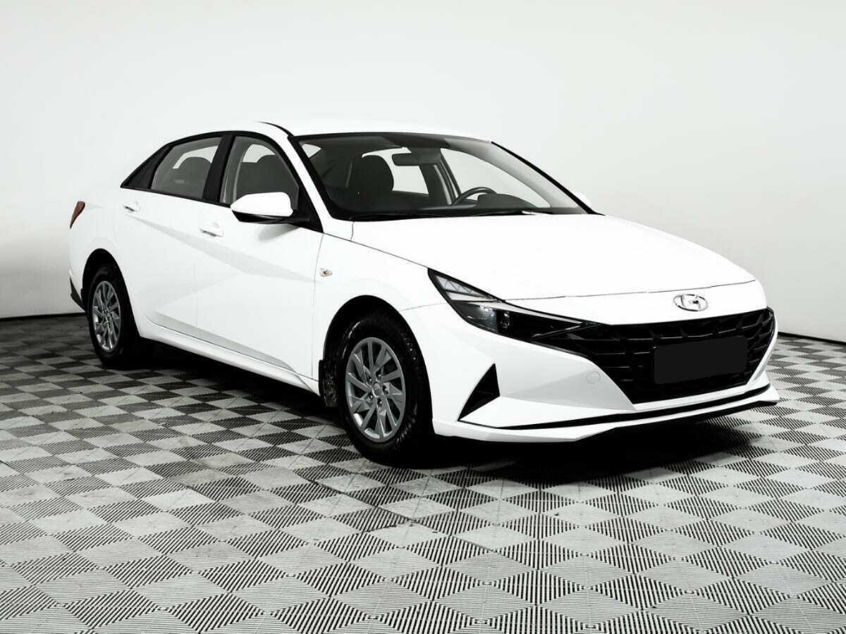Купить Hyundai Elantra с пробегом. Фото: #2