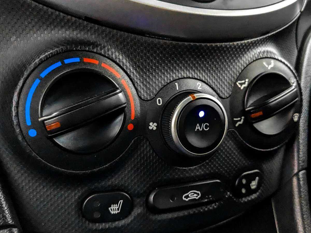 Купить Hyundai Solaris с пробегом. Фото: #20