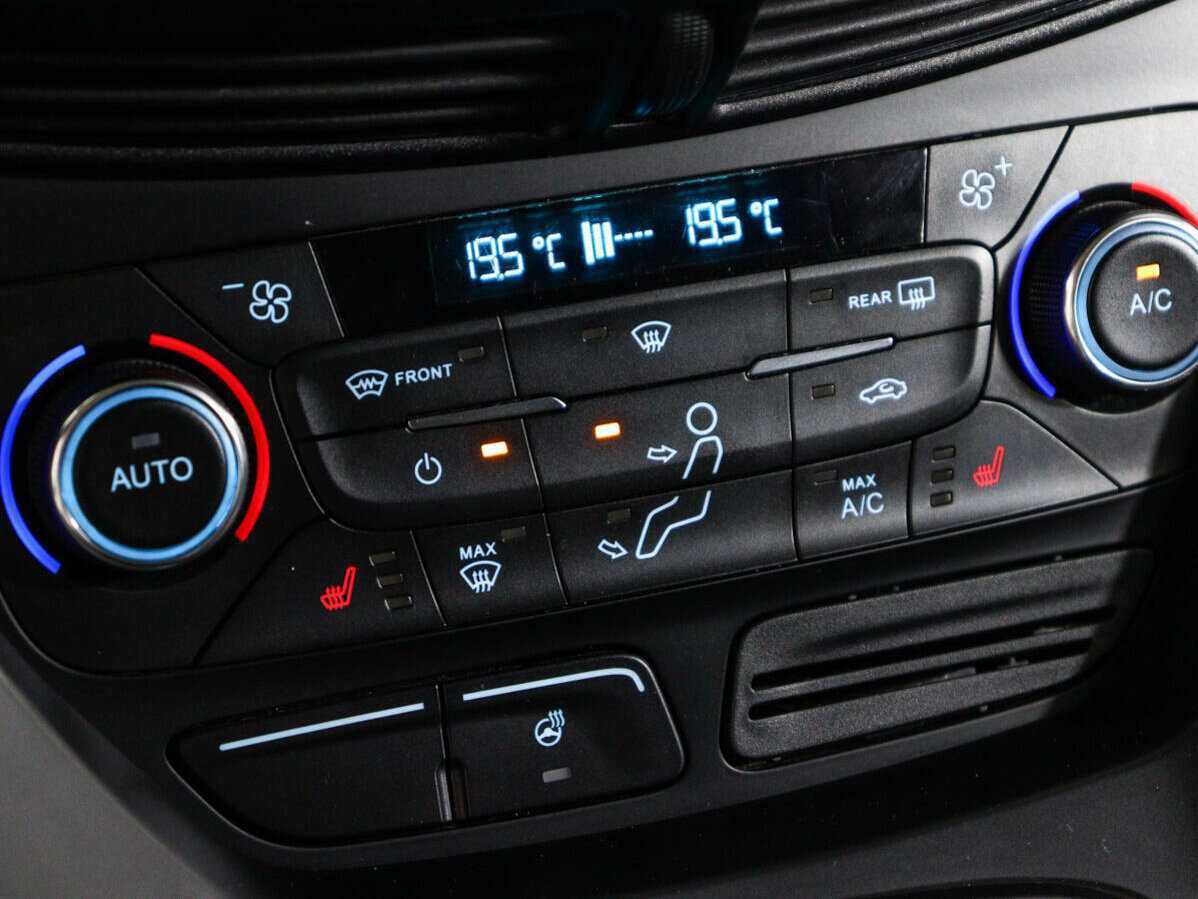 Купить Ford Kuga с пробегом. Фото: #16