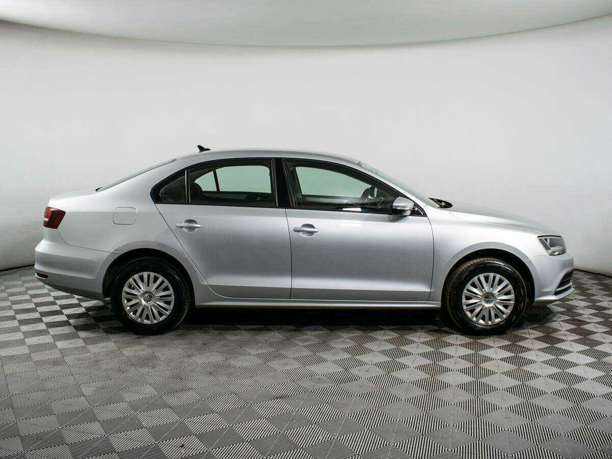 Купить Volkswagen Jetta с пробегом. Фото: #3