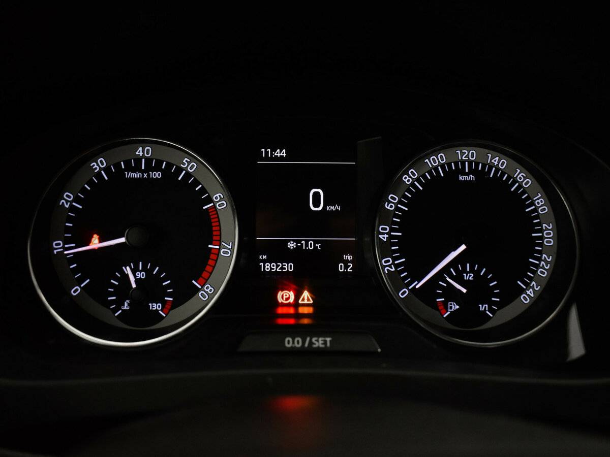 Купить Skoda Rapid с пробегом. Фото: #18