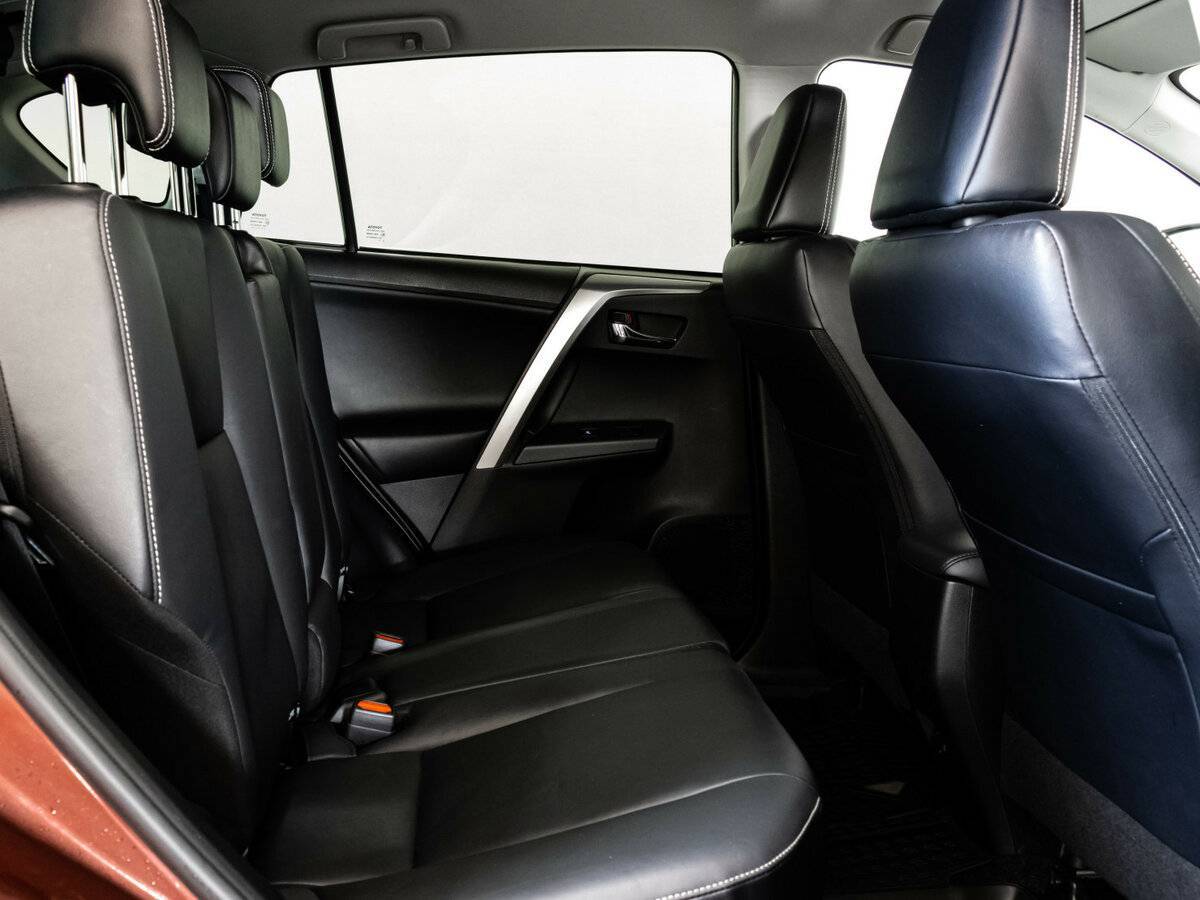 Купить Toyota RAV4 с пробегом. Фото: #16