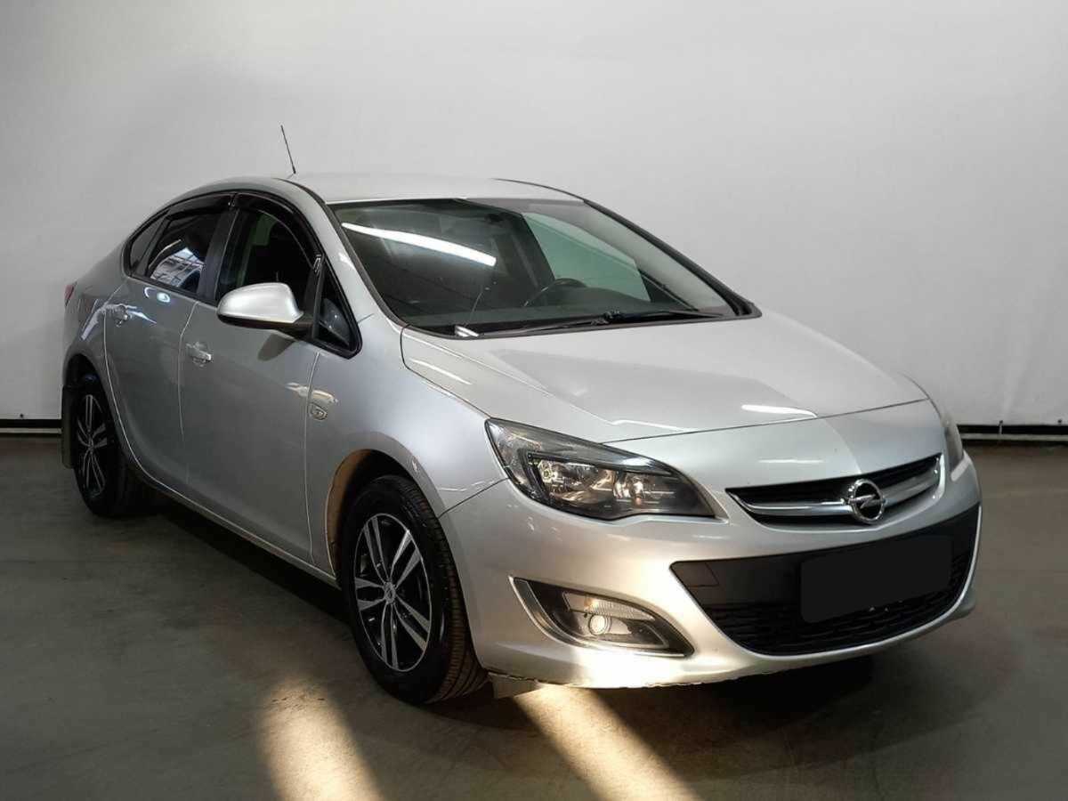 Купить Opel Astra с пробегом. Фото: #2
