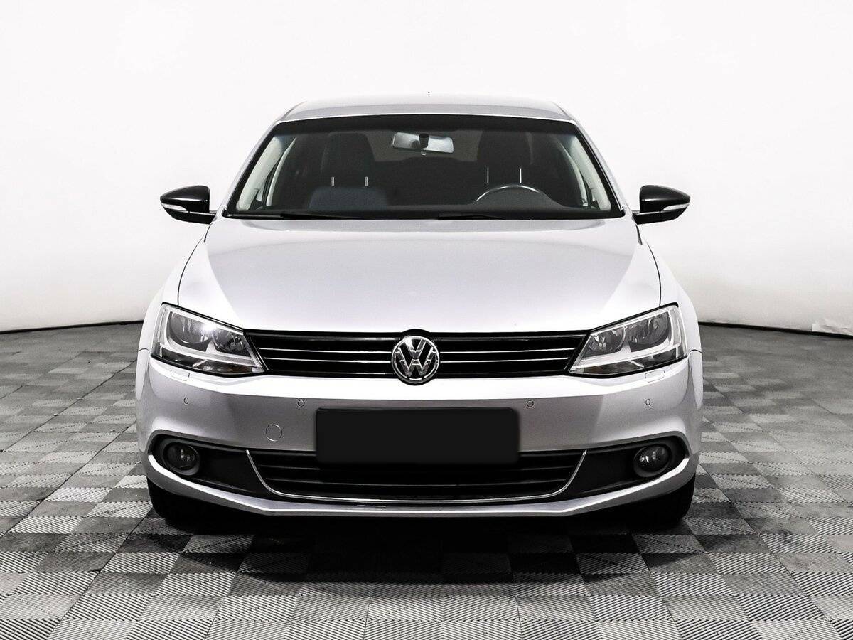 Купить Volkswagen Jetta с пробегом. Фото: #1