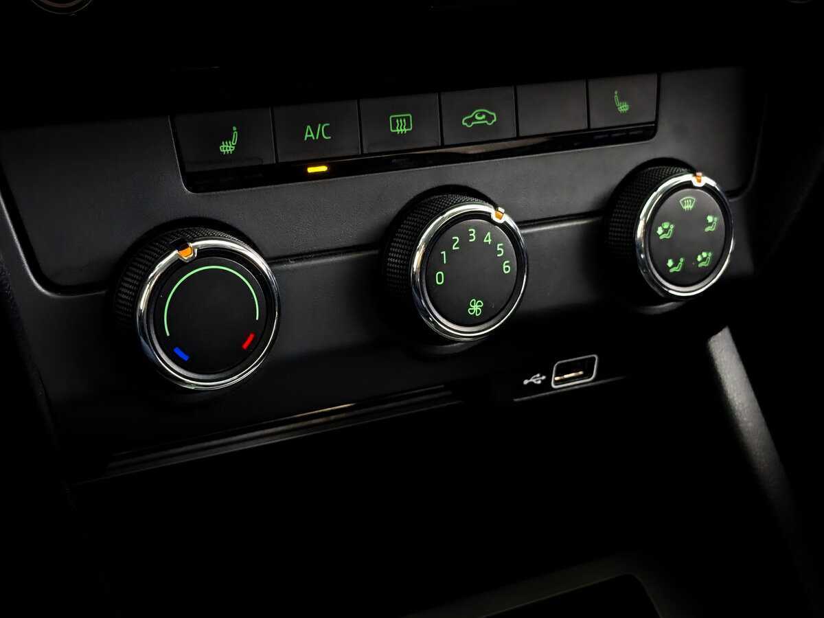 Купить Skoda Octavia с пробегом. Фото: #24