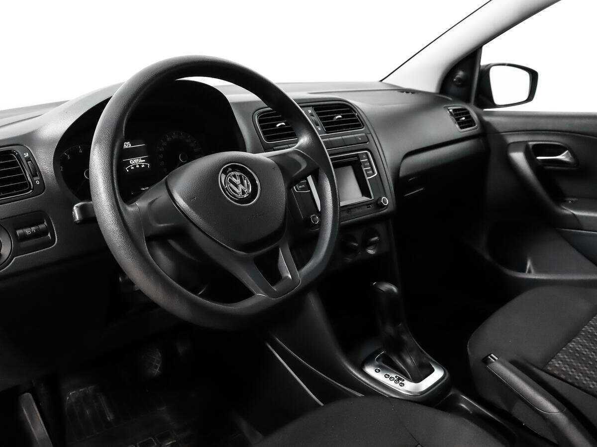Купить Volkswagen Polo с пробегом. Фото: #8