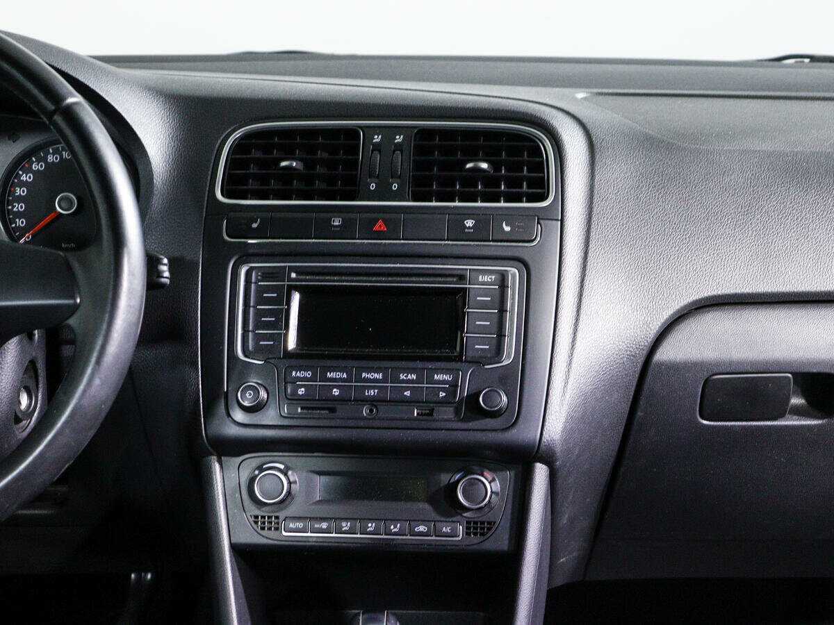 Купить Volkswagen Polo с пробегом. Фото: #12