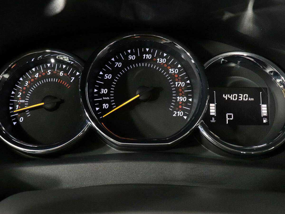 Купить Renault Logan с пробегом. Фото: #8