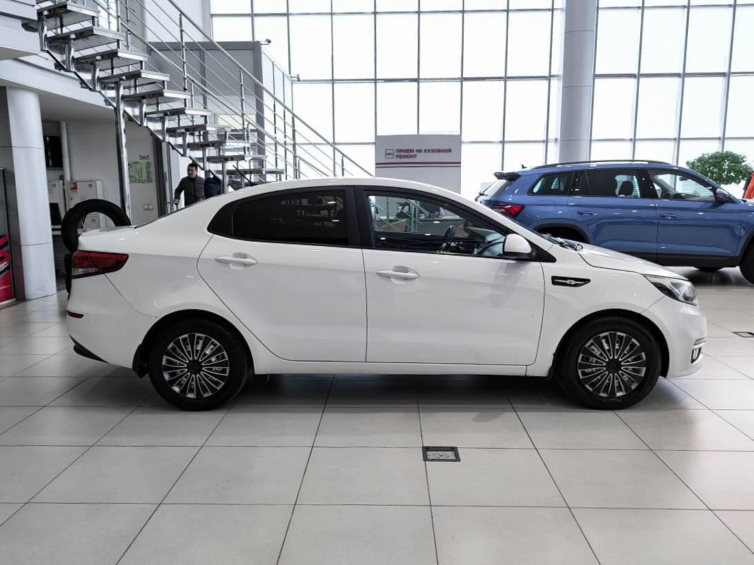 Купить Kia Rio с пробегом. Фото: #3