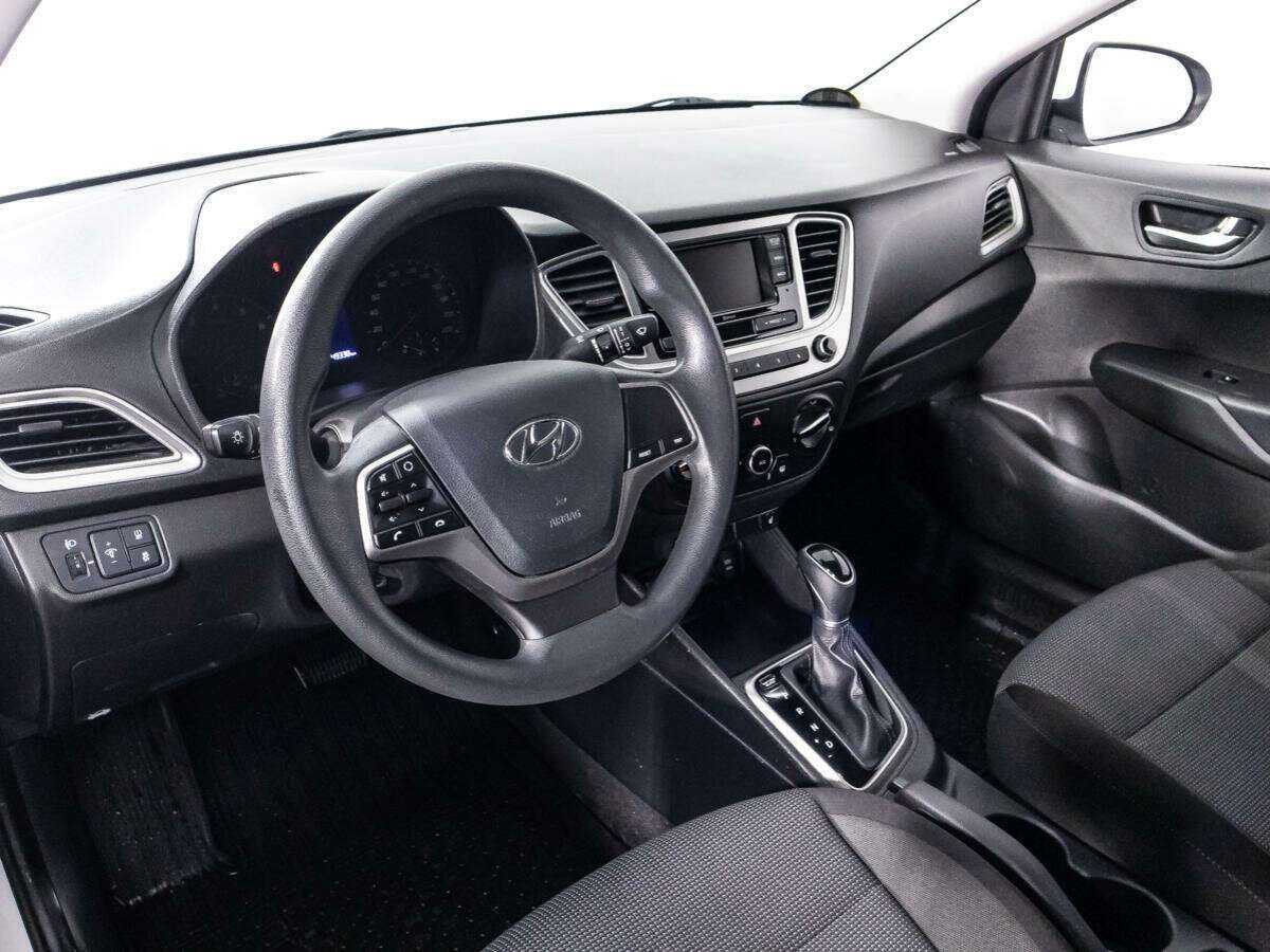 Купить Hyundai Solaris с пробегом. Фото: #10