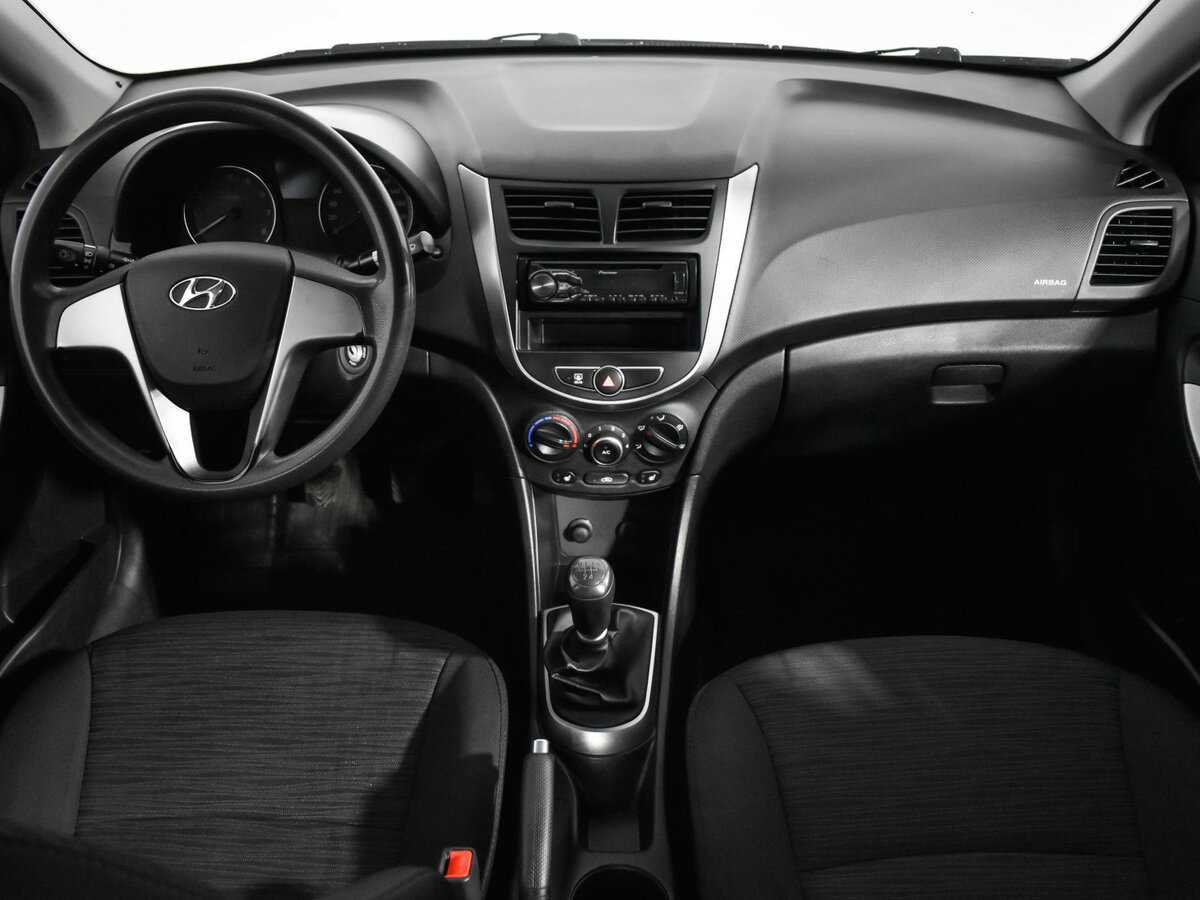 Купить Hyundai Solaris с пробегом. Фото: #11