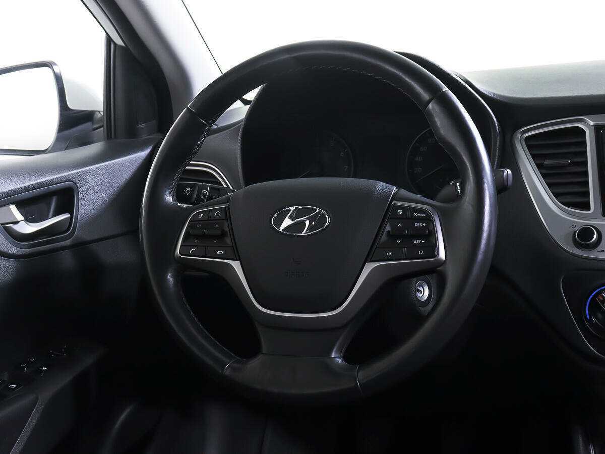 Купить Hyundai Solaris с пробегом. Фото: #13