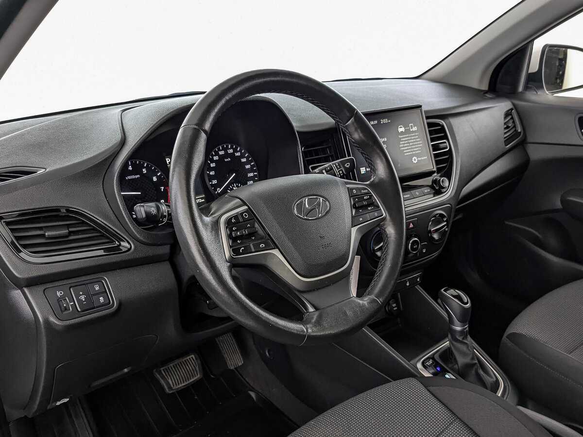 Купить Hyundai Solaris с пробегом. Фото: #9
