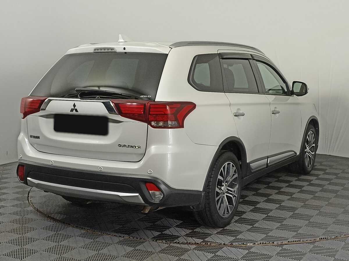 Купить Mitsubishi Outlander с пробегом. Фото: #3